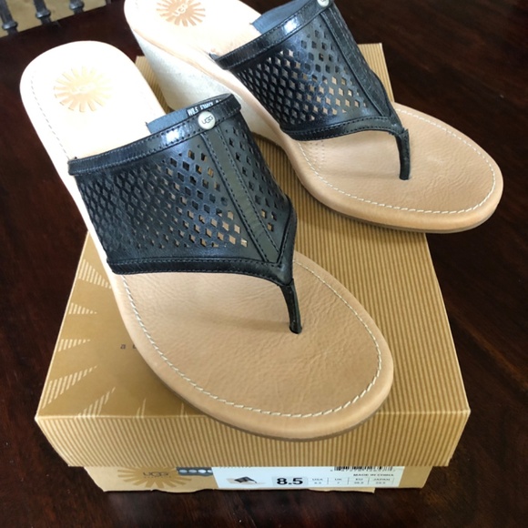 UGG SOLENA SANDALS - Picture 3 of 4